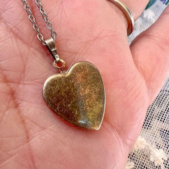 Vintage Dried Flowers Heart Pendant Necklace - Picture 6 of 9